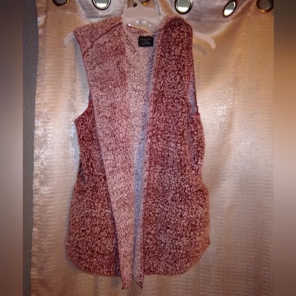Super Soft Sherpa vest - Picture 1 of 4